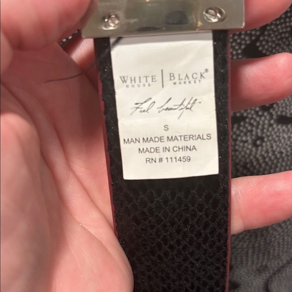 White House Black Market red & black reversible belt size Small - Picture 6 of 7